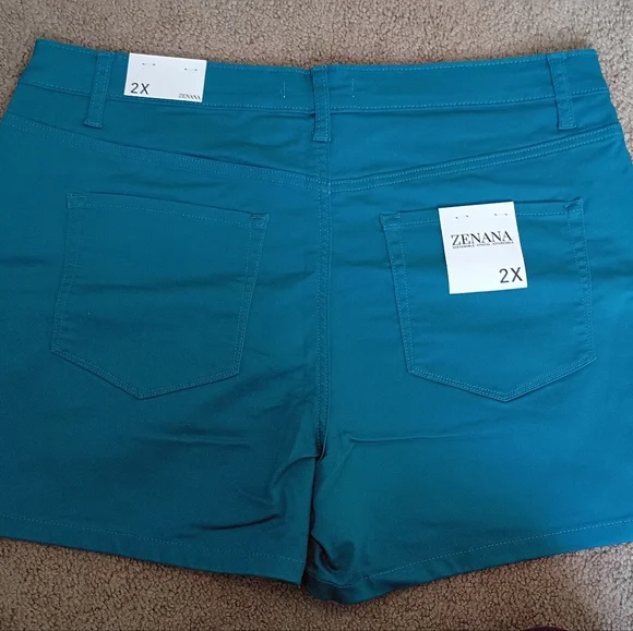 Zenana Outfitters Women's Teal High Waist Shorts - Picture 2 of 2